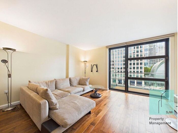 2 Bedroom Flat To Rent In Discovery Dock West, London, E14