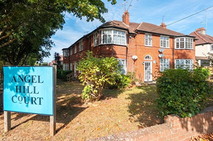 2 Bedroom Flat For Sale In Angel Hill, Sutton, SM1