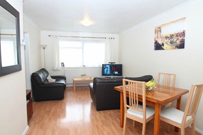 1 Bedroom Flat To Rent In Sherwood Court, Sutton, SM1