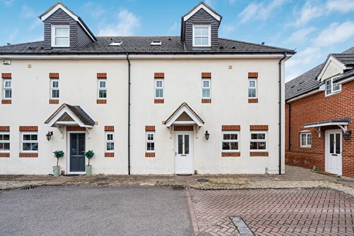 3 Bedroom Semi-Detached House For Sale In Pease Place, Didcot, OX11