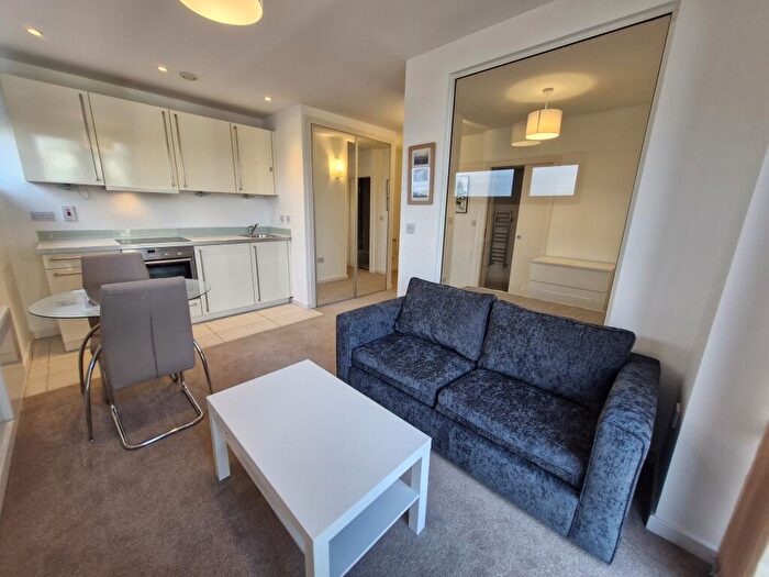 Flat To Rent In Castlebank Place, Glasgow Harbour, G11