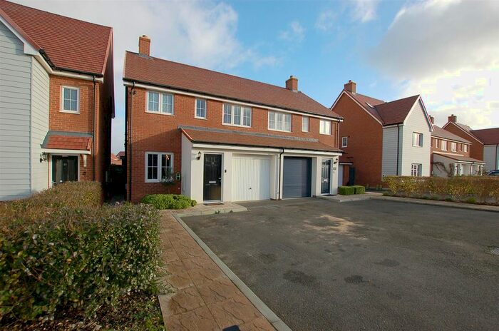 3 Bedroom Semi-Detached House For Sale In Dumbrell Drive, Paddock Wood, Tonbridge, TN12
