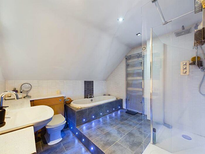 6 Bedroom Country House For Sale In Thetford Road, Fakenham Magna, IP24