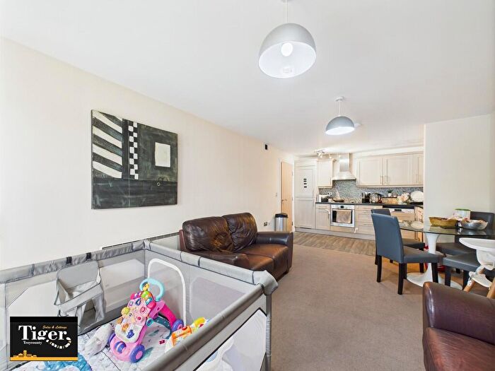 2 Bedroom Apartment For Sale In Woodlands View, Lytham St. Annes, FY8