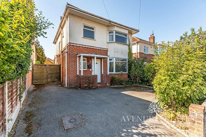 3 Bedroom Detached House For Sale In Library Road, Bournemouth, Bournemouth Christchurch Poole, BH9