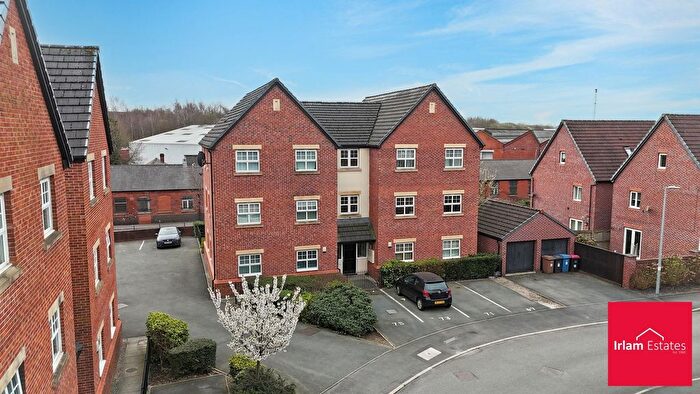 2 Bedroom Flat For Sale In Fairhills Road, Irlam, M44