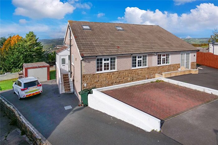 4 Bedroom Semi-detached House For Sale In West View Avenue, Shipley, West Yorkshire, BD18