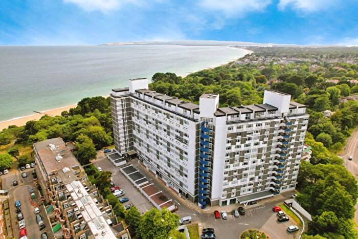 2 Bedroom Apartment For Sale In West Cliff Road, Bournemouth, BH2