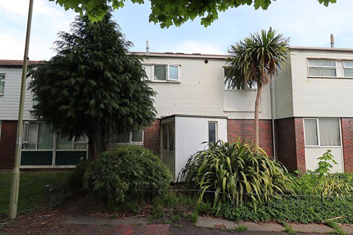 3 Bedroom Terraced House For Sale In Bracklesham Close, Farnborough, GU14