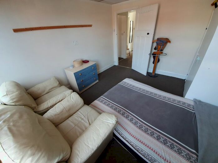 1 Bedroom Flat To Rent In Silkstream Parade, Watling Avenue, Burnt Oak, Edgware, HA8