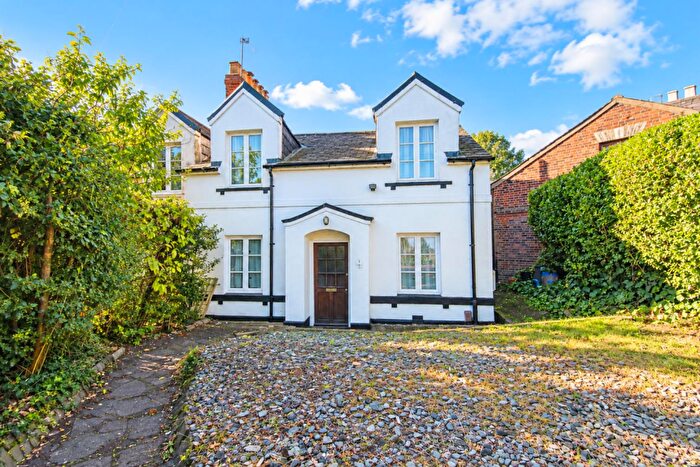 3 Bedroom Semi-Detached House For Sale In Hardy Road, Norwich, NR1