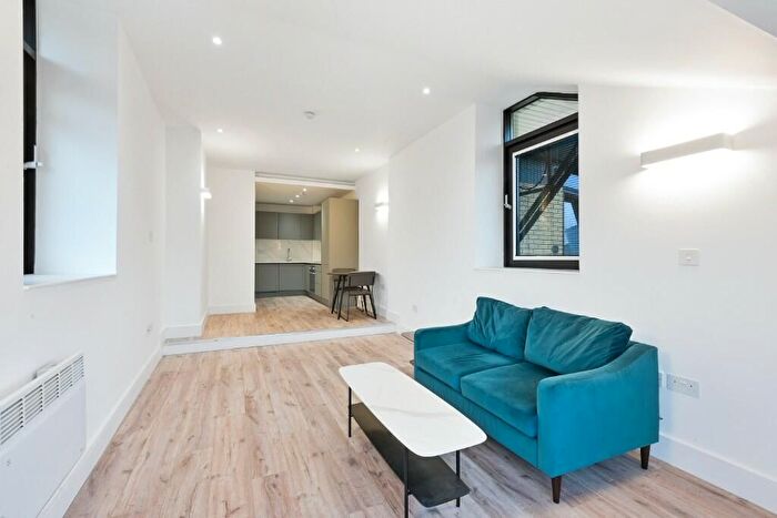 1 Bedroom Flat To Rent In Akron House, New Horizons Court, Brentford, London, TW8