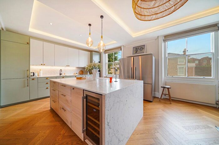 3 Bedroom Flat To Rent In Clifton Hill, St John's Wood, NW8