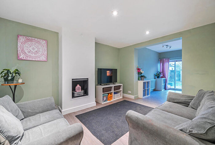 3 Bedroom Terraced House For Sale In Middleton Road, Carshalton, SM5
