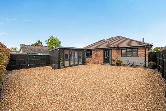 3 Bedroom Bungalow For Sale In Bedford Road, Henlow, Henlow, SG16