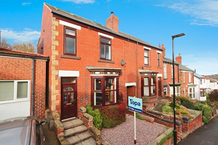 4 Bedroom End Of Terrace House For Sale In Langsett Avenue, Sheffield, S6