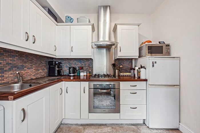 1 Bedroom Flat To Rent In Stanley Grove, Diamond Conservation Area, SW8