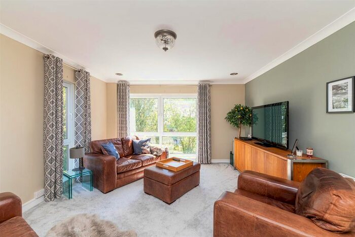 2 Bedroom Flat To Rent In Jesmond Park East, Heaton, Newcastle Upon Tyne, NE7