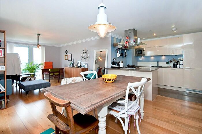 1 Bedroom Apartment To Rent In Broomfield Street, E14