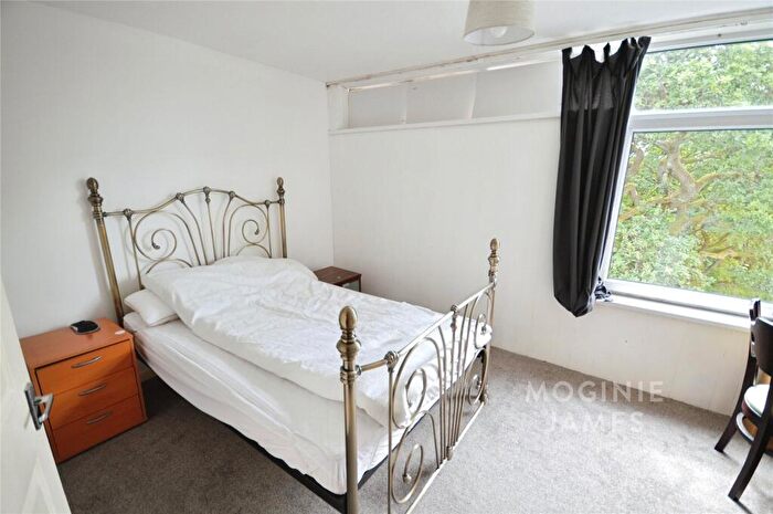 2 Bedroom Apartment For Sale In Plas-y-Coed, Lake Road East, Cardiff, CF23