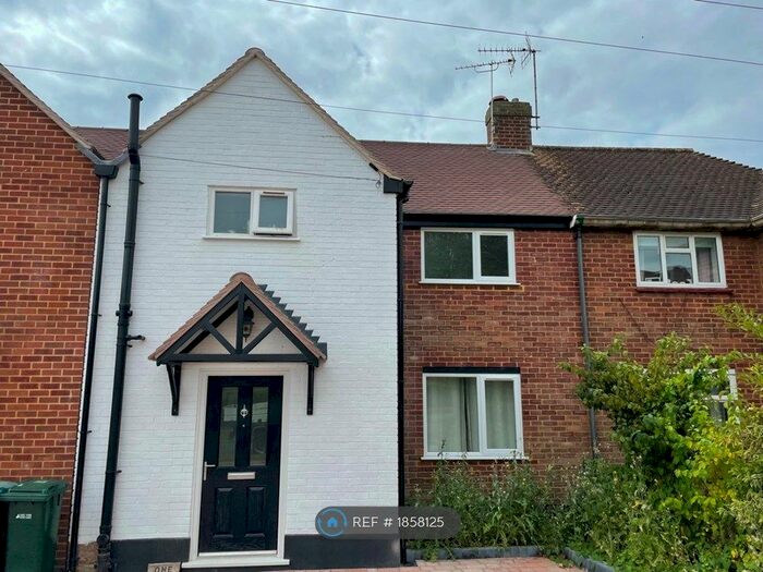 2 Bedroom Terraced House To Rent In The Queens Drive, Mill End, Rickmansworth, WD3