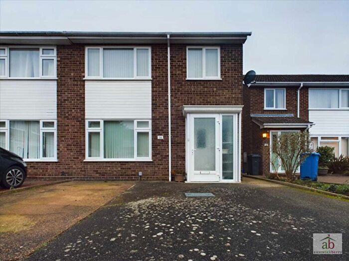 3 Bedroom End Of Terrace House For Sale In Beatrice Close, Ipswich, IP3