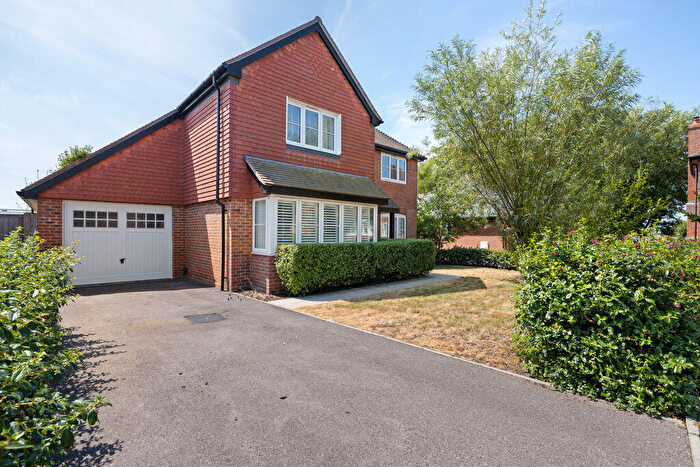 4 Bedroom Detached House For Sale In Summer Close, Chichester, PO20