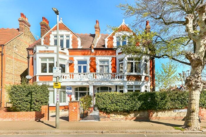 2 Bedroom Flat For Sale In Hazlewell Road, London, SW15