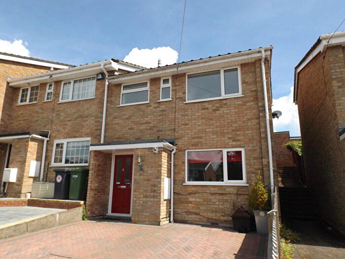 3 Bedroom End Of Terrace House To Rent In Bodycoats Road, Chandlers Ford, SO53