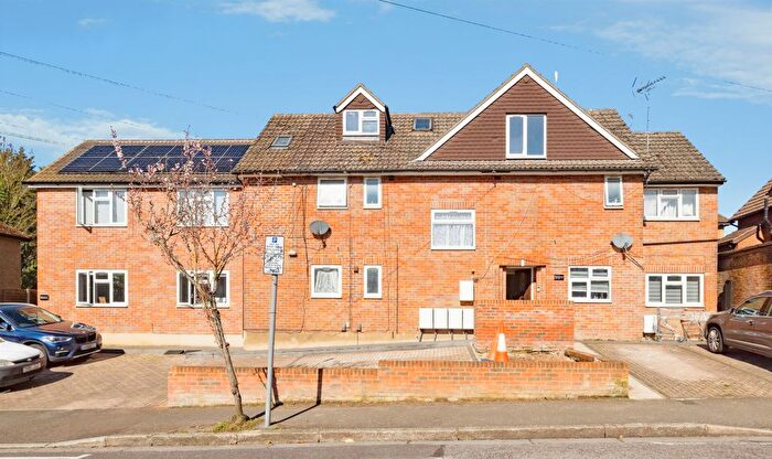 2 Bedroom Flat For Sale In Mildred Avenue, Watford, WD18