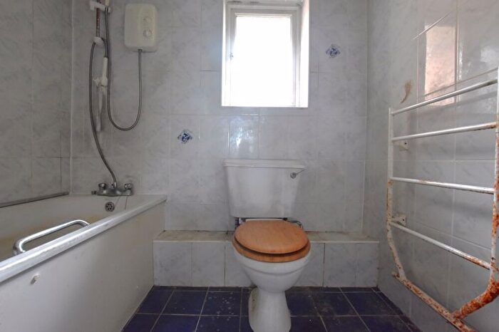 1 Bedroom Flat For Sale In Collapit Close, North Harrow, HA1