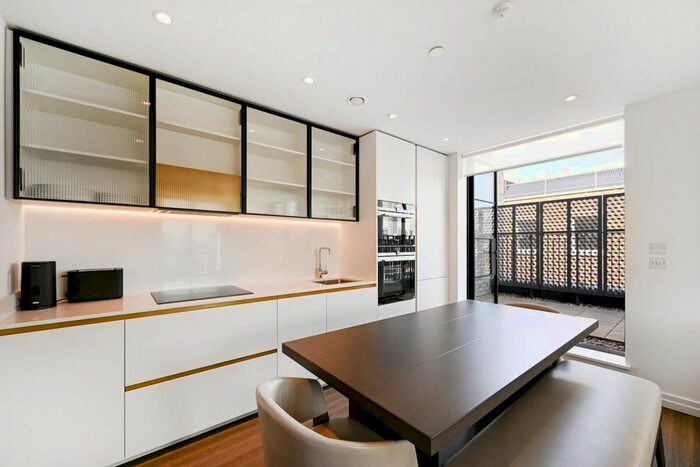 2 Bedroom Flat To Rent In Little Portland Street, London, W1W