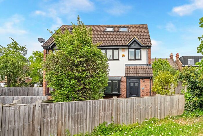 3 Bedroom Semi-Detached House For Sale In Singleton Close, SW17