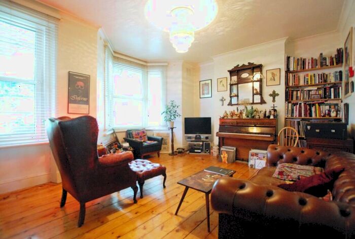 2 Bedroom Flat To Rent In Benthal Road, Stoke Newington, N16