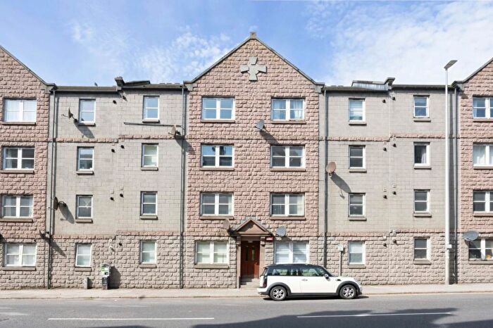 2 Bedroom Flat To Rent In King Street, Aberdeen, AB24