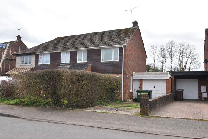 3 Bedroom Semi-Detached House For Sale In Robins Close, Lenham, Maidstone, ME17