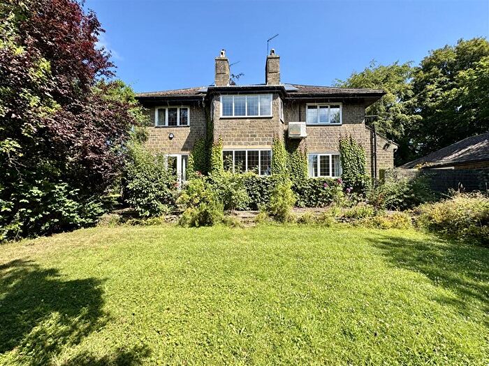 4 Bedroom Detached House For Sale In Kaye Lane, Almondbury, HD5