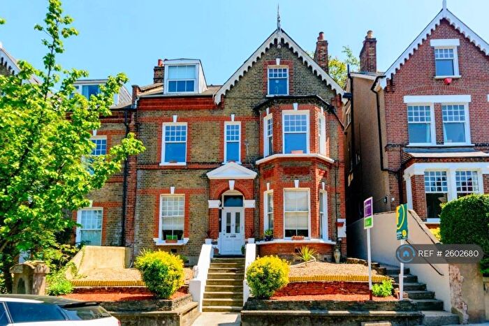 3 Bedroom Flat To Rent In Foyle Road, London, SE3