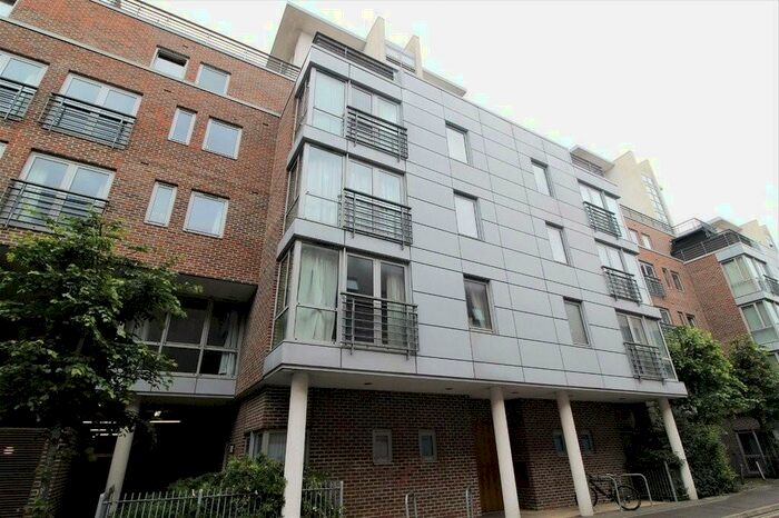 1 Bedroom Flat To Rent In Cross Street, Portsmouth, PO1