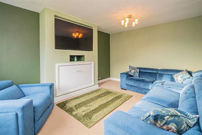 5 Bedroom Detached House For Sale In French Drive, Kettering, NN15