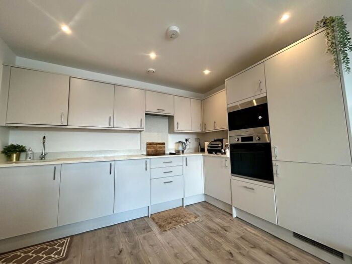 2 Bedroom Flat To Rent In Camberley, Null, GU15