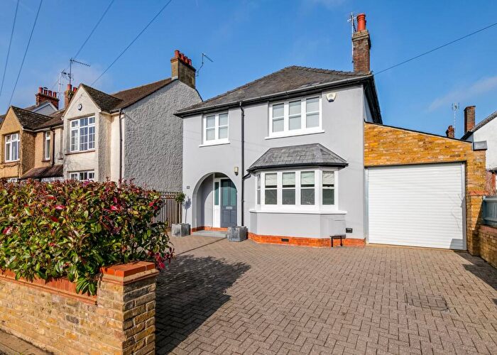 3 Bedroom Detached House For Sale In Watton Road, Knebworth, Hertfordshire, SG3