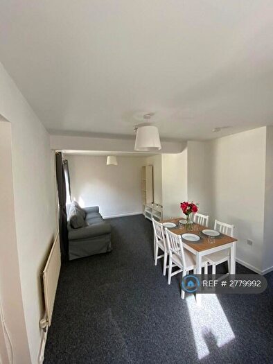 4 Bedroom Semi-Detached House To Rent In Cheney Way, Cambridge, CB4