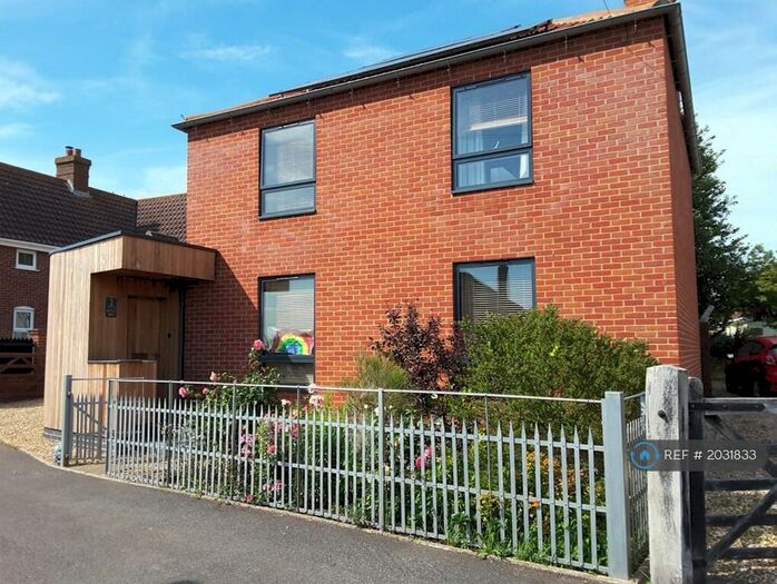 3 Bedroom Detached House To Rent In Post Office Lane, Lincoln, LN4