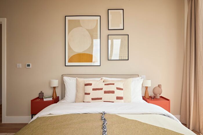 2 Bedroom Apartment To Rent In Cherry Orchard Road, Croydon, London, CR0