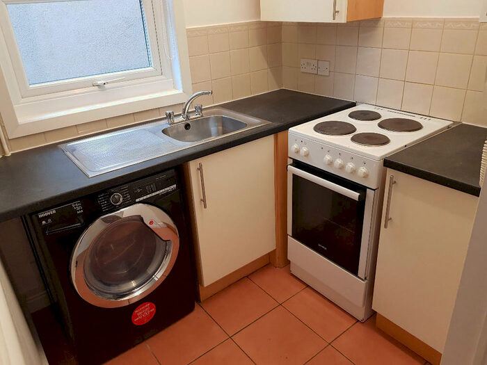 1 Bedroom Ground Maisonette To Rent In Cross Road, Leicester, LE2