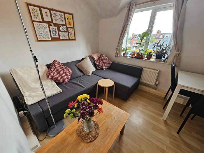 2 Bedroom Flat To Rent In Delph Court, Leeds, LS6