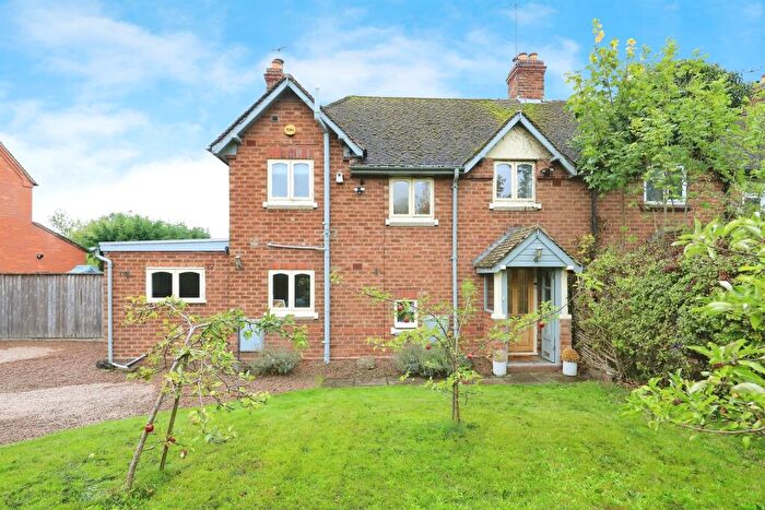 3 Bedroom Semi-Detached House For Sale In Sculthorpe Road, Blakedown, Kidderminster, DY10