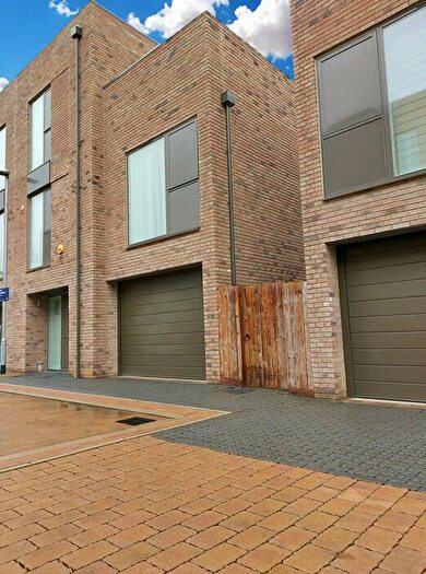 4 Bedroom House To Rent In Brook End Close, Trumpington, Cambridge, CB2