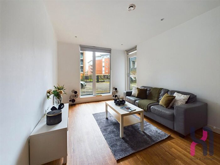 2 Bedroom Flat To Rent In The Exchange, Elmira Way, Salford, Greater Manchester, M5
